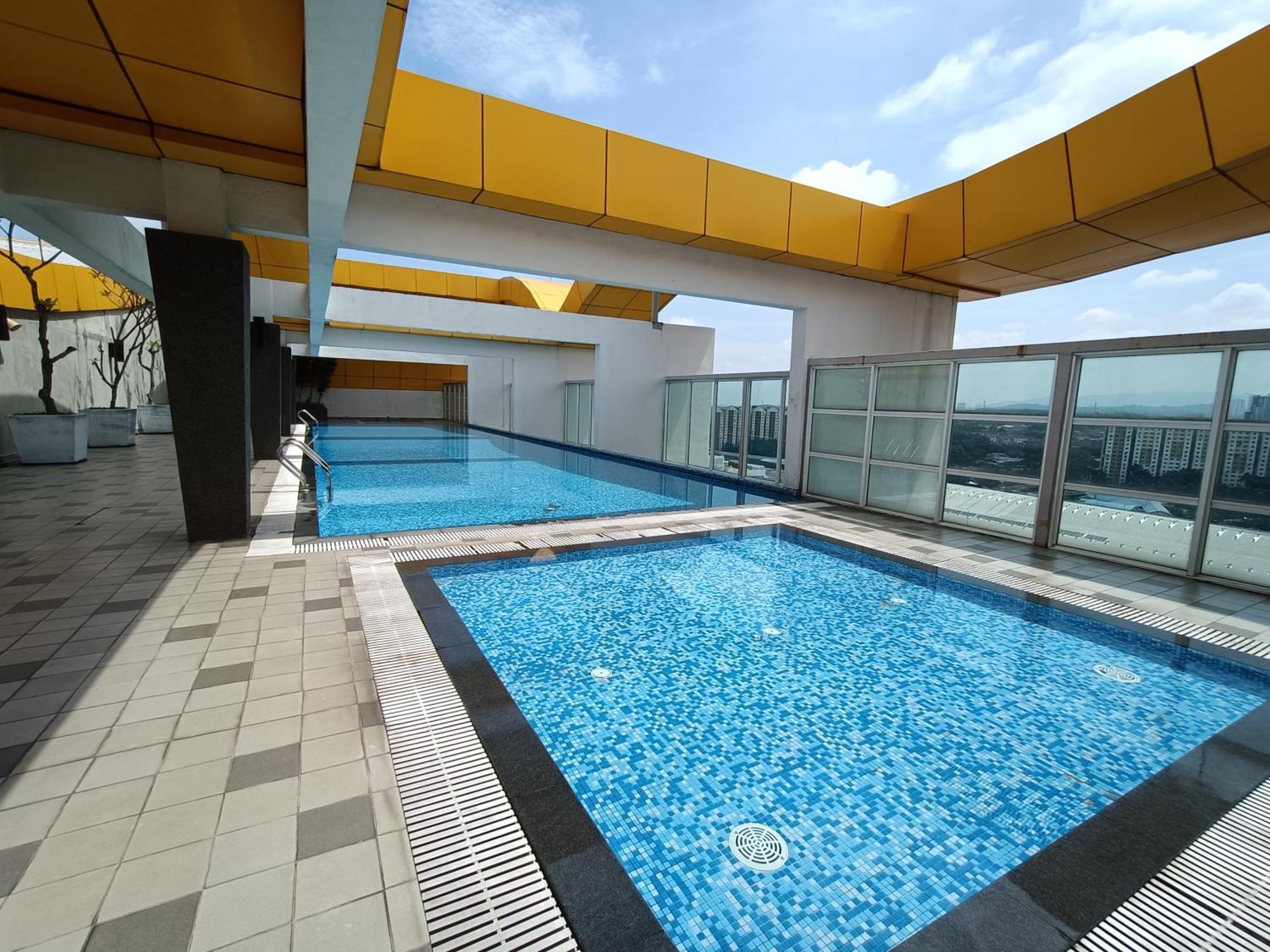 Pacific Place Ara Damansara Lrt Pool Parking Netflix Kitchen By Kenangan Homes * Petaling Jaya